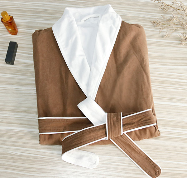 双层咖啡色桃皮绒青果牙条浴袍