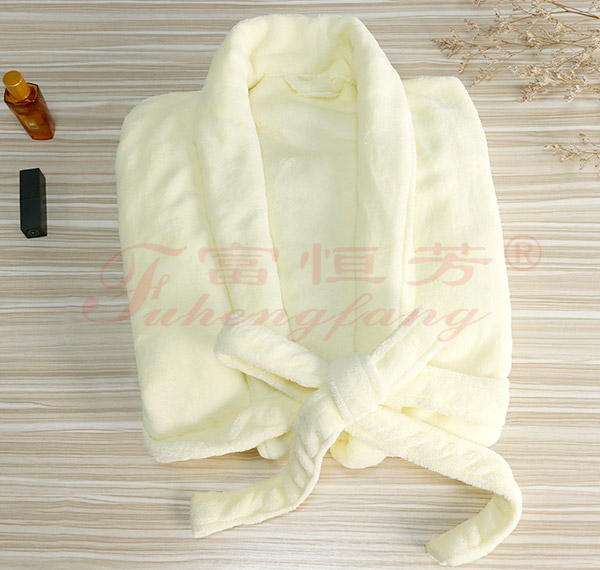 黄色珊瑚绒浴袍青果领子无胸袋